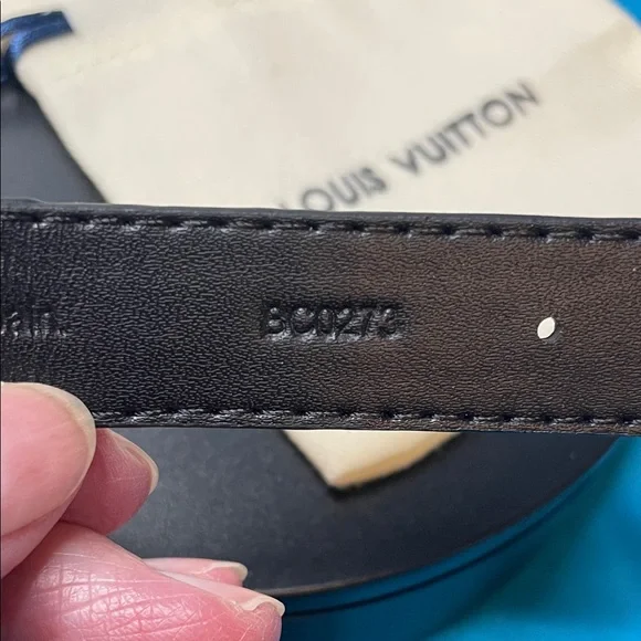 Louis Vuitton Black on Black Leather Bracelet with LV Signature Logo Unisex New - Picture 6 of 13